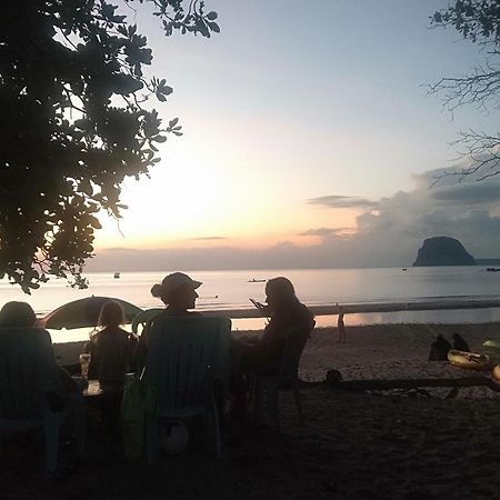 Longbeach Bungalow Kohmook Ko Mook Buitenkant foto